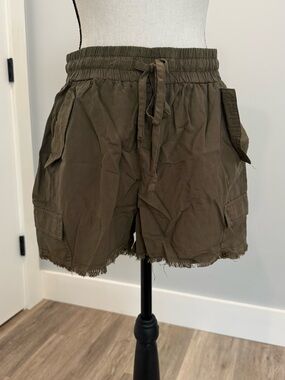 Thread & supply women shorts, size Med, new